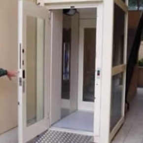 Ascensor vertical modelo gulliver.