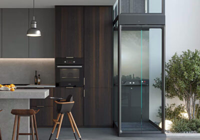 Aritco HomeLift Compact: Elevador eficiente en espacio, diseño personalizado, seguridad y sostenibilidad en un paquete compacto.